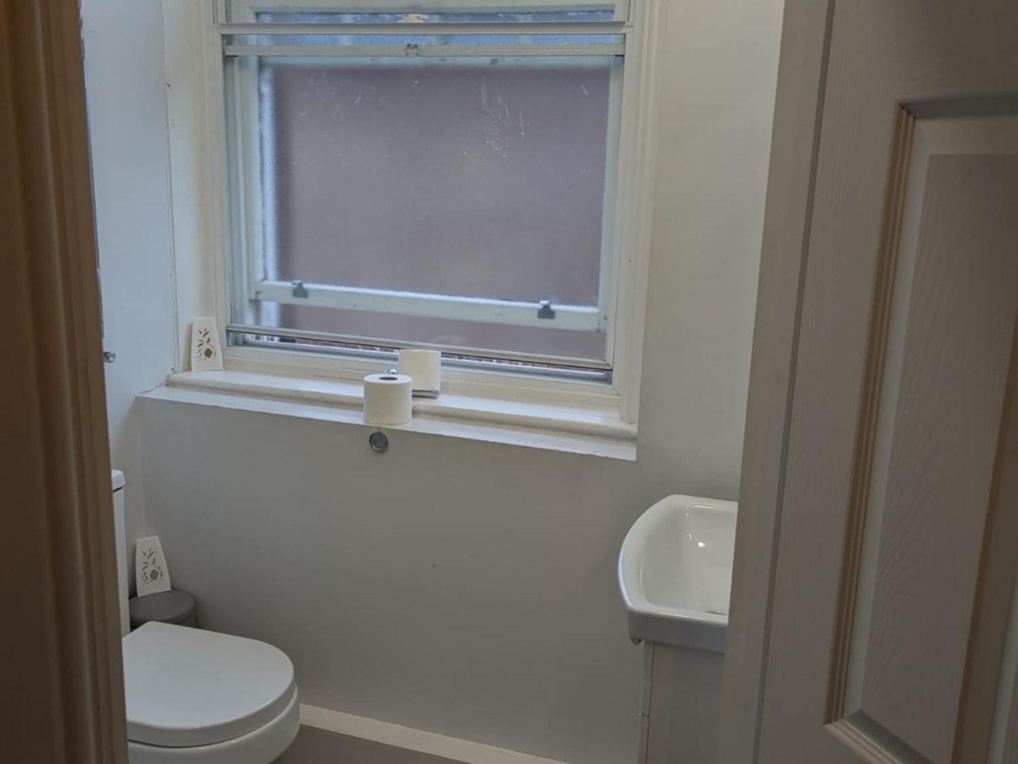 Darwin Stays - Service Accommodation In Newcastle Under Lyme City Centre Экстерьер фото