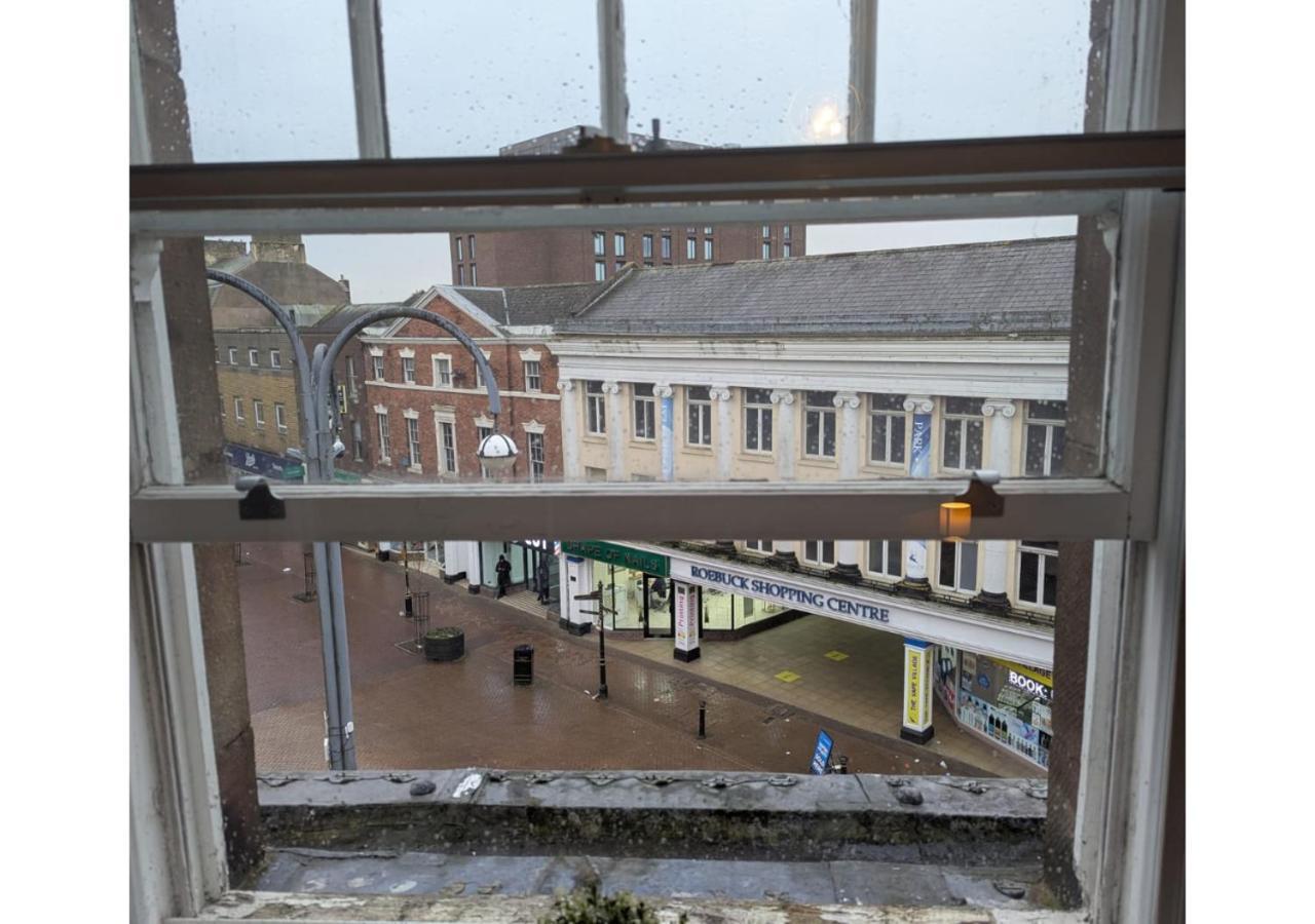 Darwin Stays - Service Accommodation In Newcastle Under Lyme City Centre Экстерьер фото
