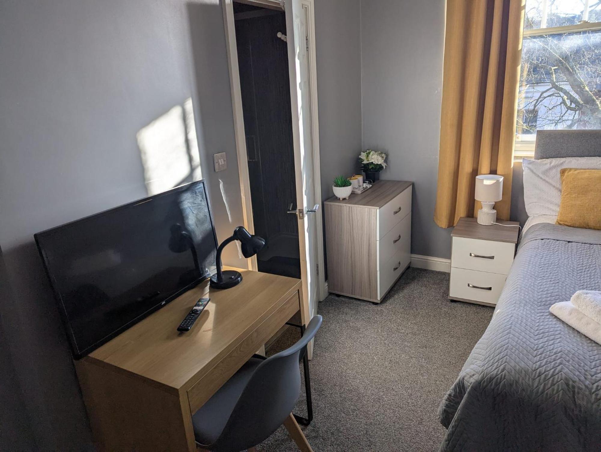 Darwin Stays - Service Accommodation In Newcastle Under Lyme City Centre Экстерьер фото